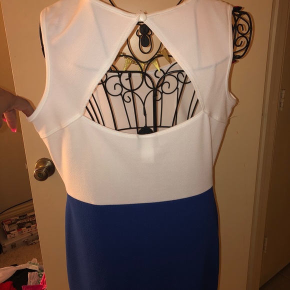 Dress - Picture 3 of 4